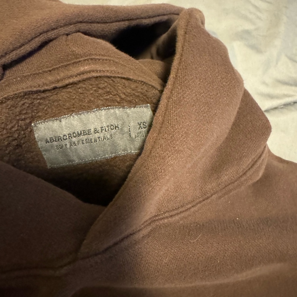 Abercrombie & Fitch Men's Brown Sweater
